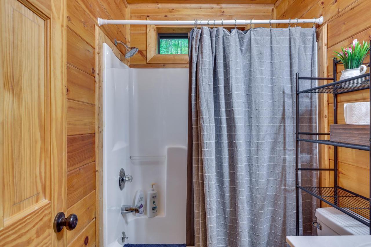 Riverfront Ellijay Cabin With Deck And Pool Access! Eksteriør billede